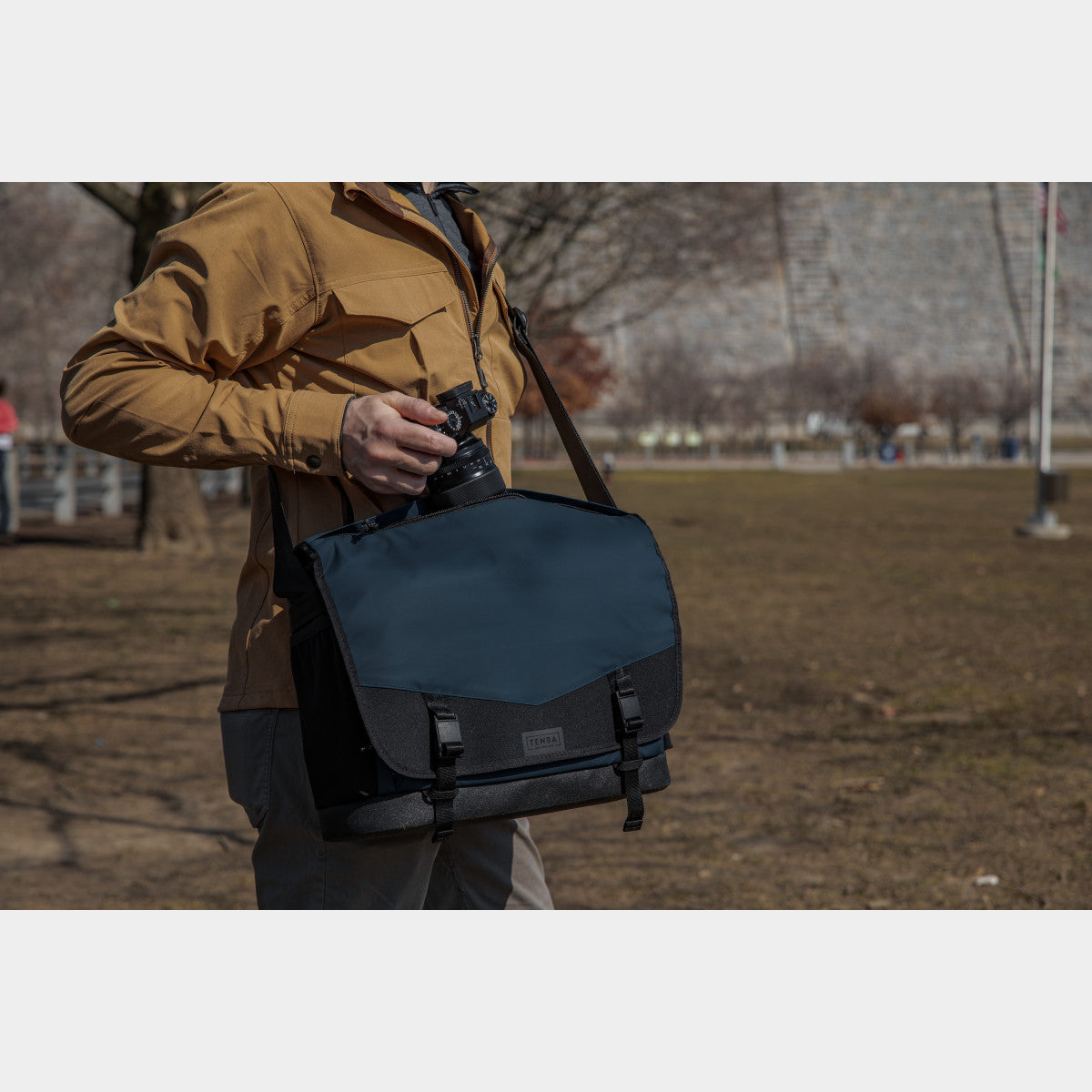 Tenba DNA 16 Slim Messenger Bag